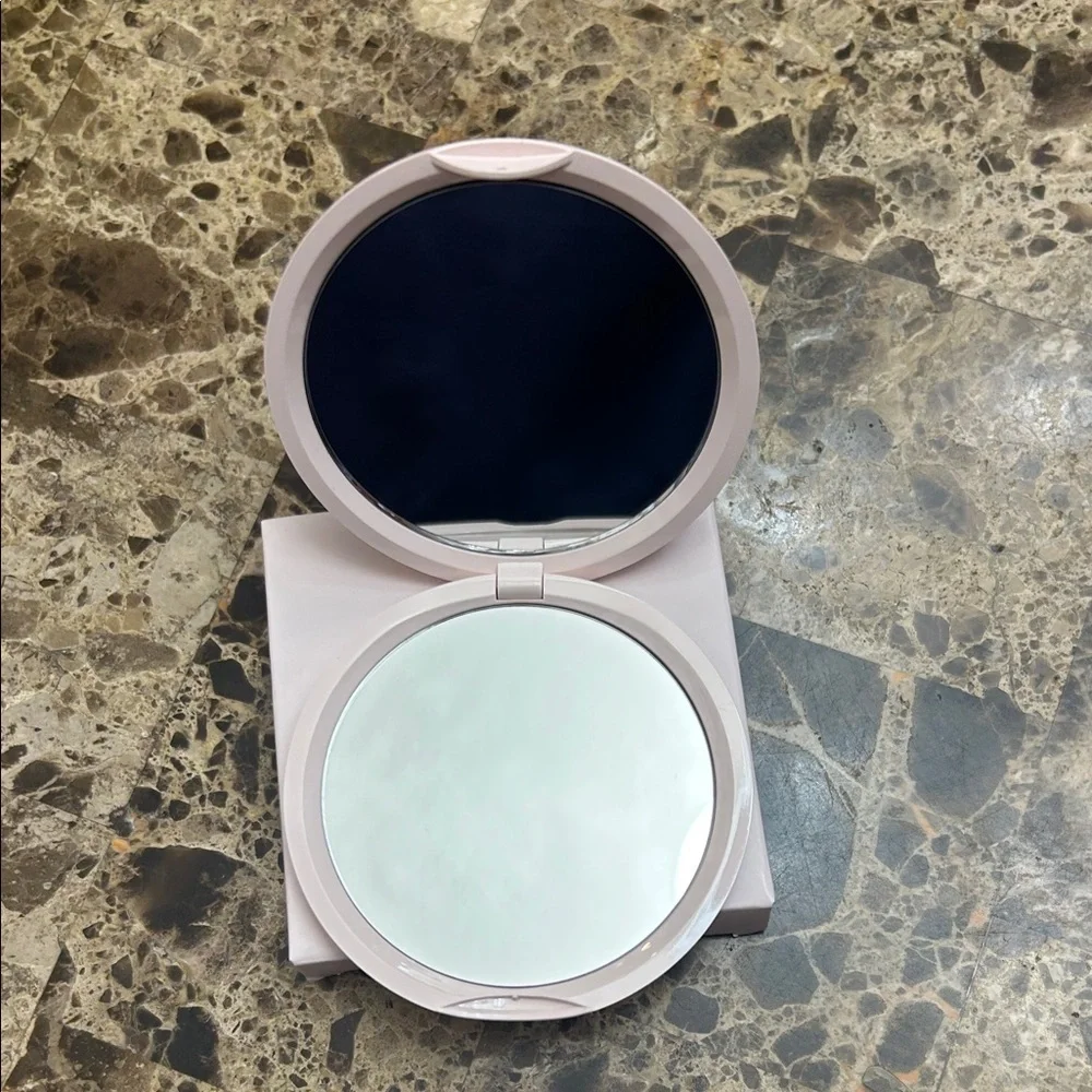 Kylie Cosmetics Soft Pink mirror Compact - Picture 2 of 2